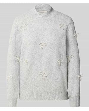 Apricot Strickpullover mit Stehkragen und Perlen - Grau