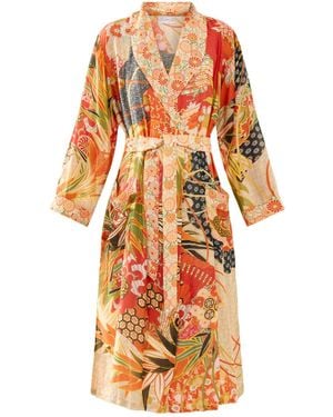 One Hundred Stars Fans Gown - White