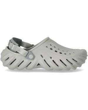 Crocs™ Spiegelt graue Clog wider