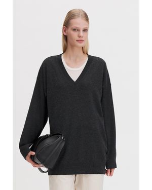 Filippa K Long V-Neck Cashmere Sweater - Black
