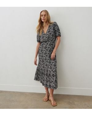 Finery London Lucy Crepe Midi Dress - Multicolour