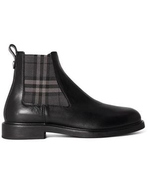 Burberry Burb Pembroke Boot Sn64 - Black