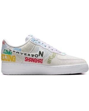 Nike Air Force Trainers - White