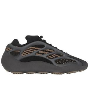 Yeezy Glow-in-the-Dark Patterned Trainers - Black