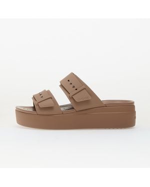 Crocs™ Sneakers Brooklyn Buckle Low Wedge - Marrone