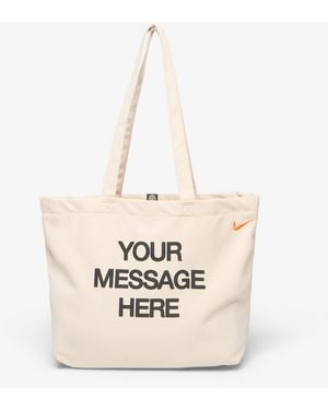 Nike Tas Heritage "Your Message Here" Tote Bag 22L Oatmeal/ Safety/ Safety - Naturel