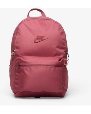 Nike Rucksack Heritage Backpack 2.0 23L Smoke/ Smoke/ Mystic Dates - Rot