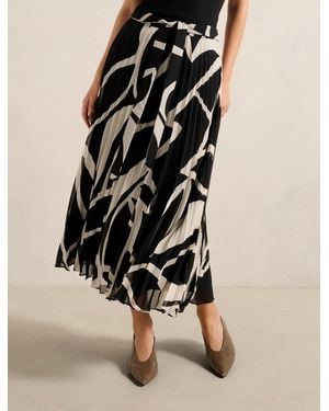 Forever New Elsie Belted Pleated Skirt - Black
