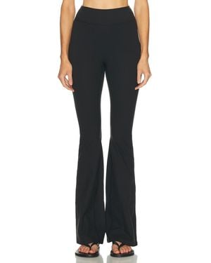 437 The Leisure Pant - Blue