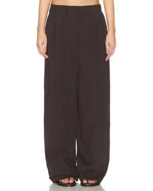 St. Agni Relaxed Pleat Pant - Brown