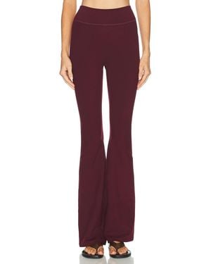 437 The Leisure Pant - Red