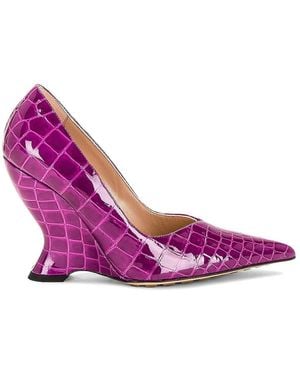Bottega Veneta Gloss Croc Pumps - Purple
