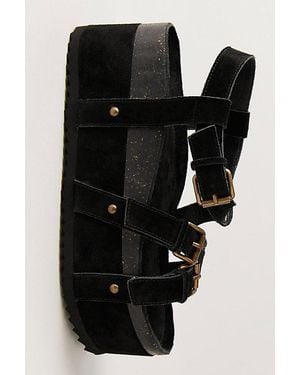 INTENTIONALLY ______ Rule Breaker 2.0 Flatform Sandals By - Black