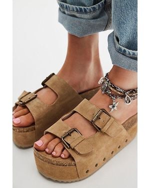 INTENTIONALLY ______ Rule Breaker Flatform Sandals - Blue