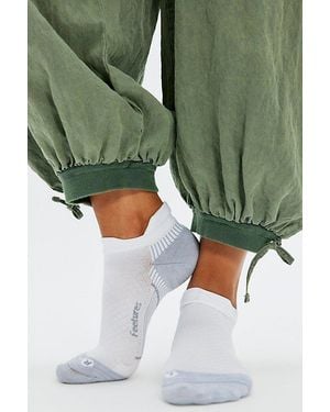 Feetures Plantar Fasciitis Relief Socks - Green