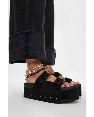 INTENTIONALLY ______ Rule Breaker Flatform Sandals - Black