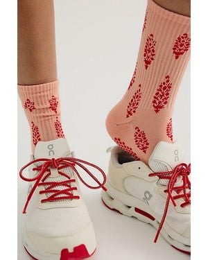 Free People Buti Buti Pilates Grip Socks - Pink