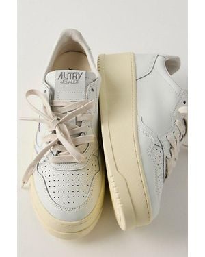 Autry Medalist Platform Low-Top Sneakers - Natural