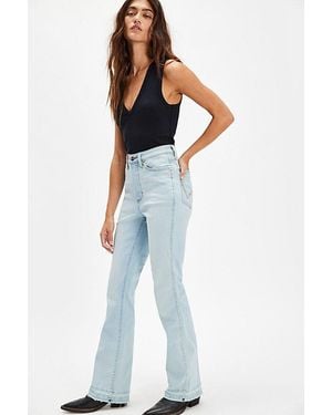 Wrangler X Lainey Wilson Boot Hugger Jeans - Blue