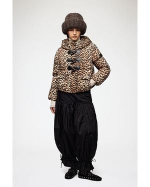Ganni Bonnet Xxl En Maille Torsadée - Marron