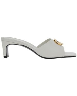 Gucci Sandals With Gg Logo Plaque On The Front - White