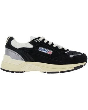 Autry Low Top Trainers With Logo Patch - Black