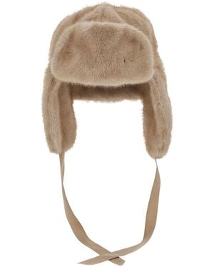 Le Plain Fur Hat With Elegant Details - White
