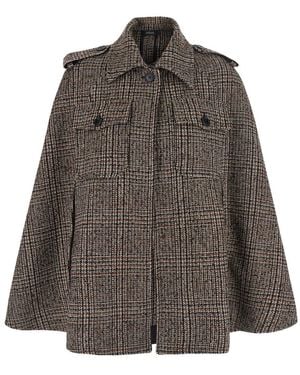 Le Plain Short Cape With Classic Collar And Patch Pockets On - Brown