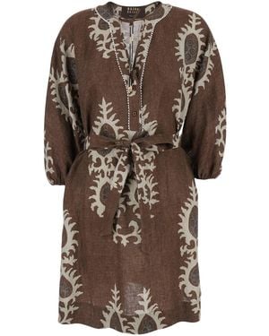 Bazar Deluxe Short Dress With V-Neck And All-Over Floral Print I - Brown