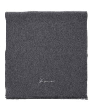 Jacquemus Sciarpa Rettangolare Con Logo Lettering Sul Fronte - Grigio