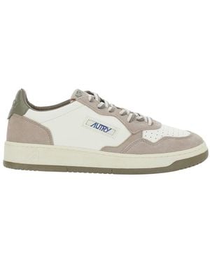 Autry 'Medalist' Low Top Sneakers With Logo Patch On The Tongue - White
