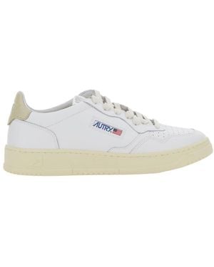 Autry 'Medalist' Low Top Trainers With Logo Patch On Tongue And - White