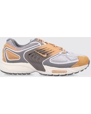 Nike Trainers - Grey