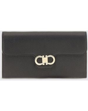 Ferragamo Gancini Wallet On Chain Von Aus Kalbsleder Mit Kettenriemen - Grau
