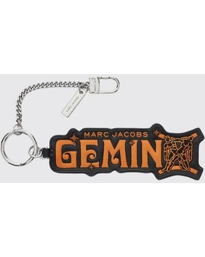 Marc Jacobs The Charm Bag Zodiac Keychain With Slogan Print And Carabiner - White