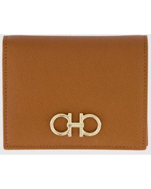 Ferragamo Gancini Grained Leather Wallet - Natural