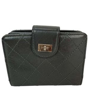 CHANEL Leather Aged 2.55 Reissue Zip Compact Wallet (Authentic Pre-Loved) - Black