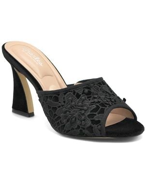Charles David Klue Pump - Black