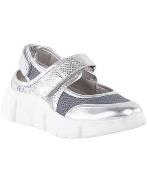 Seychelles Track Star Leather Sneaker - Gray