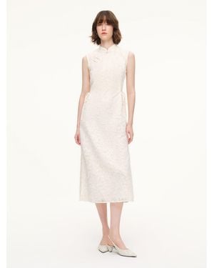 GOELIA Lace Sleeveless Qipao Midi Dress - Natural
