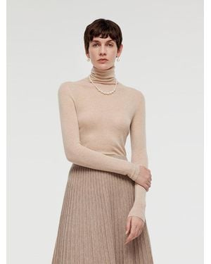 GOELIA 100% Wool Turtleneck Knit Top - Natural
