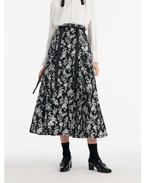 GOELIA Camellia Jacquard Pleated Mamianqun With Bottomed Skirt - White