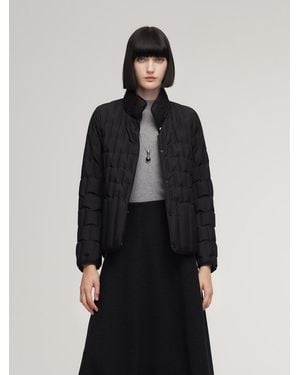 GOELIA Lightweight Goose Down Jacket With Packable Storage Bag - Black