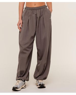 GYMSHARK Weekend Lifestyle Parachute Pants - Brown