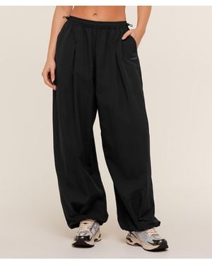 GYMSHARK Weekend Lifestyle Parachute Pants - Black