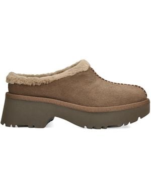 UGG Clogs - Brown