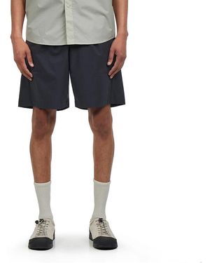 Goldwin One Tuck Light Stretch Shorts - Grau