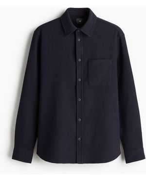 H&M Hemd aus Strukturstoff in Regular Fit - Blau