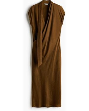 H&M Satinkleid mit Schaldetail - Braun