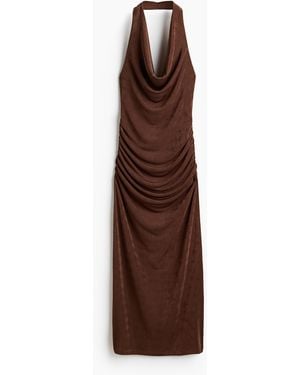 H&M Neckholder-Kleid mit Wasserfallausschnitt - Braun